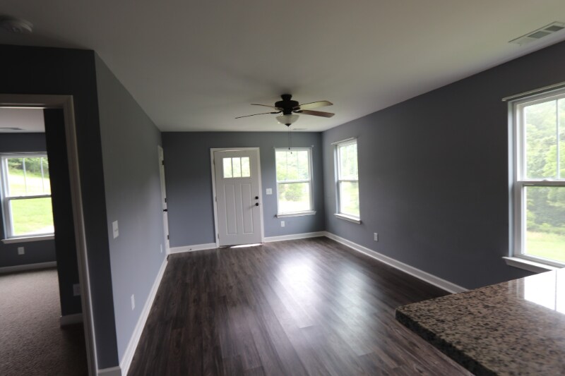 Building Photo - 14 Jones Ln