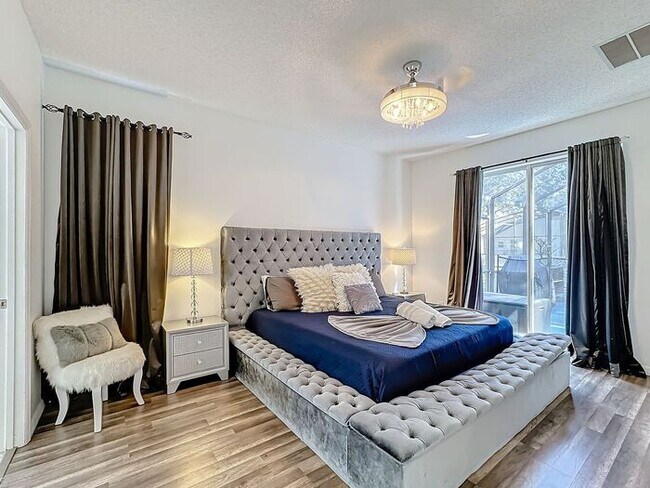 Building Photo - STUNNING Emerald Island Resort 5 bedroom 4.5 bath Luxury Home FULLY FURNISHED! 3 miles from Disney!