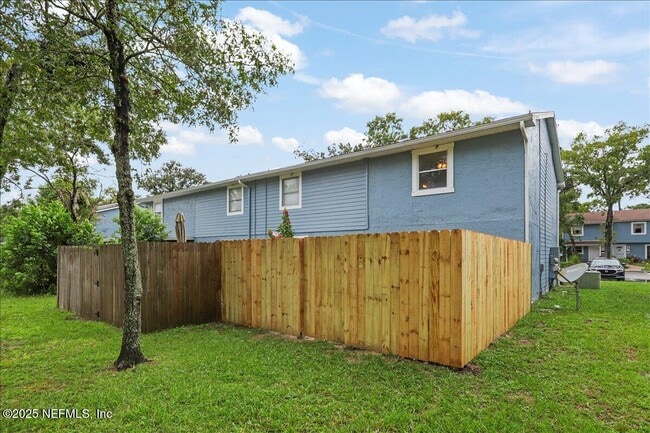 Building Photo - 11406 Bedford Oaks Dr
