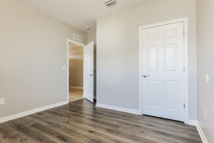 Building Photo - 25 SW 19th Terrace