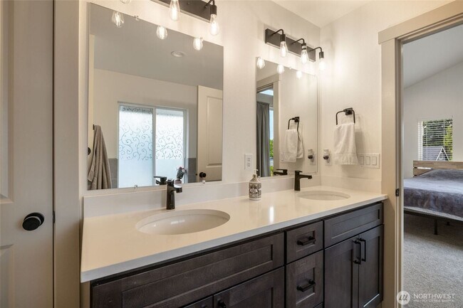 Building Photo - Brand new 4bed 2.5bath Home.