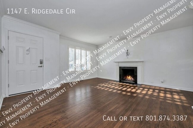 Building Photo - 1147 E Ridgedale Cir
