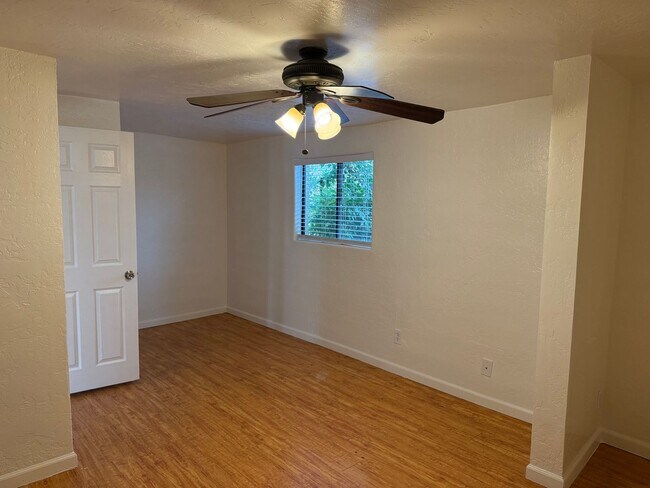 Building Photo - 4 Bedroom Home in Historic Central Phoenix | All Utilities Included