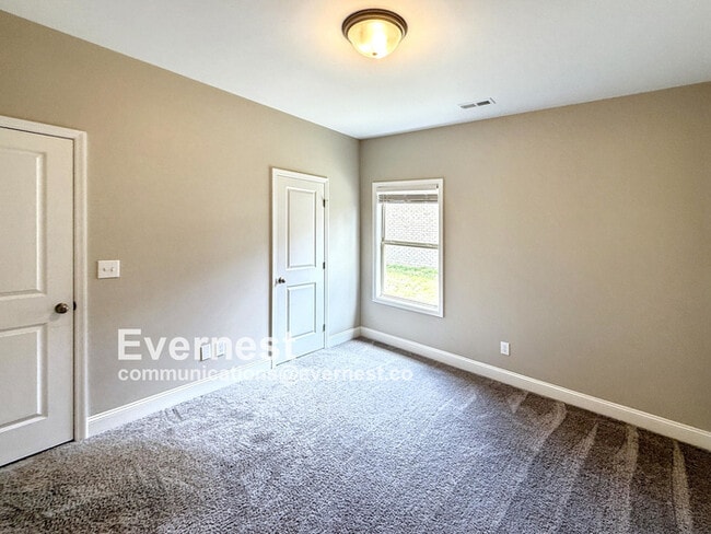 Building Photo - 104 River Pointe Dr