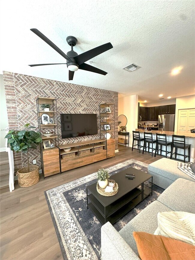 Building Photo - 1020 SW 147th Ave