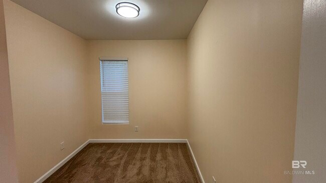 Building Photo - 7251 Pinehill Rd