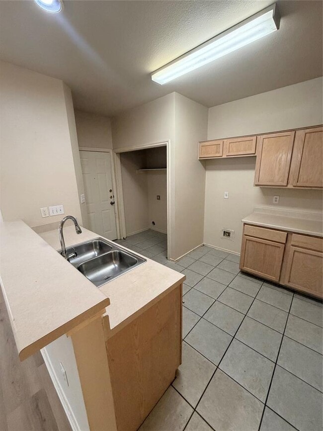 Building Photo - 508 Tablerock Cir