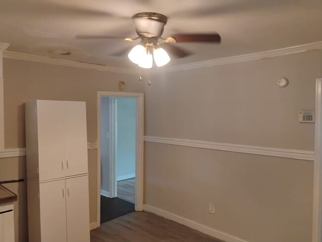 Building Photo - 3190 Charleston Dr