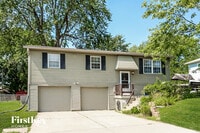 Building Photo - 509 NE Sunnyside School Rd