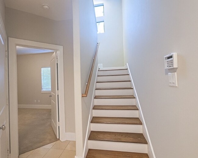 Building Photo - 404 Parker St