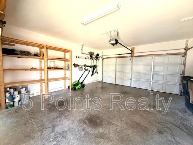 Building Photo - 2209 10th Ave S