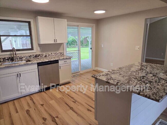 Building Photo - 3623 Bolamo Dr
