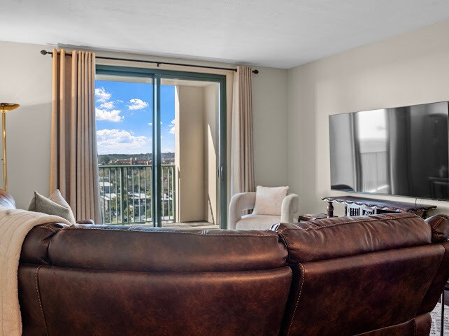 Building Photo - 300 S Duval St