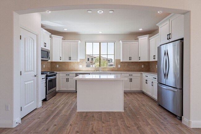 Building Photo - 4 bedroom home for rent