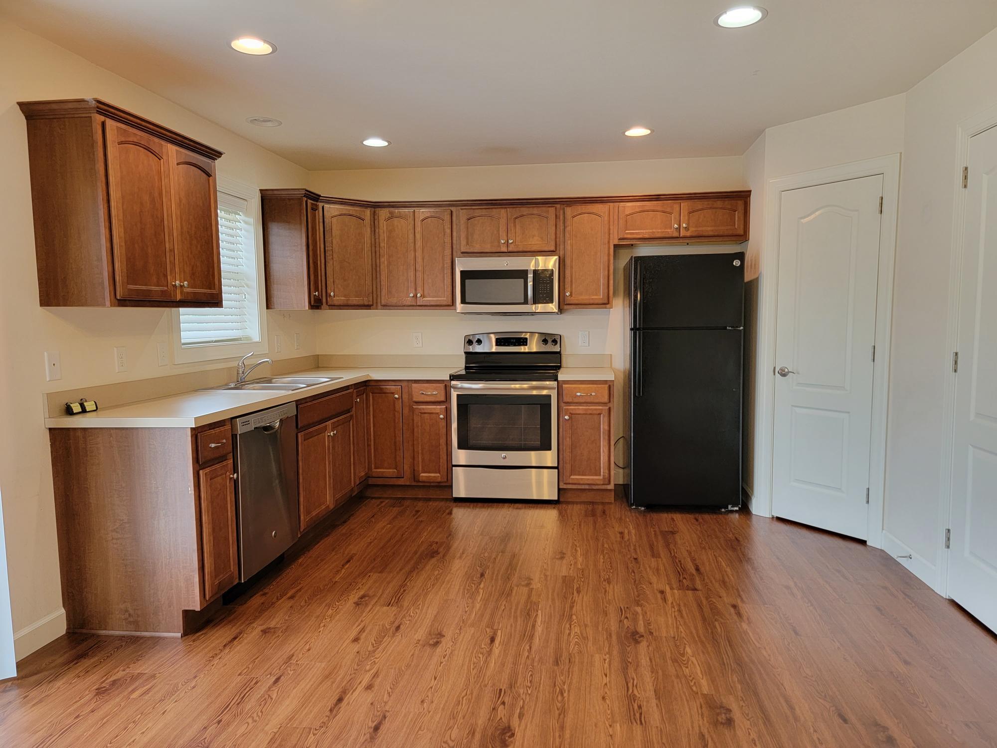 Building Photo - 5231 Summerfield Dr