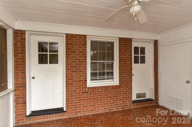 Building Photo - 420 Seneca Pl