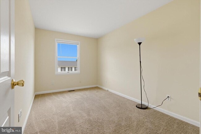 Building Photo - 9530 Hallhurst Rd