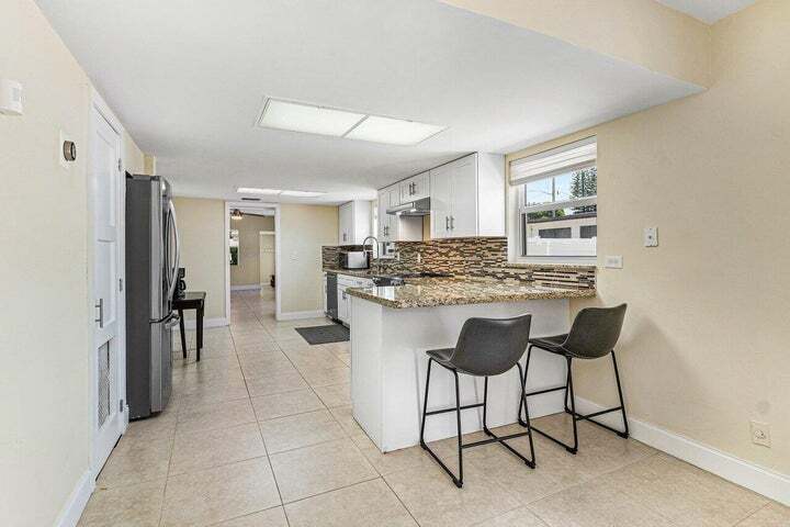 Building Photo - 123 NW 6th Ave