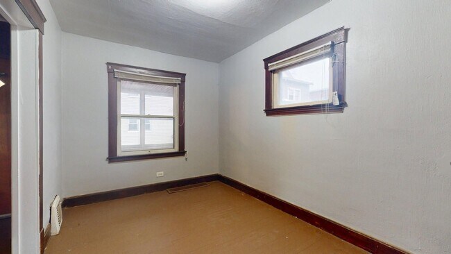 Building Photo - 3865 W 16th St