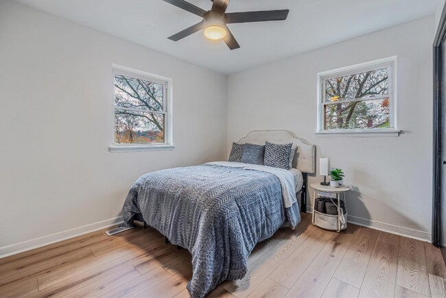 Building Photo - Furnished for lease!