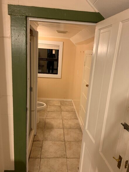 Building Photo - 802 N 8th Ave