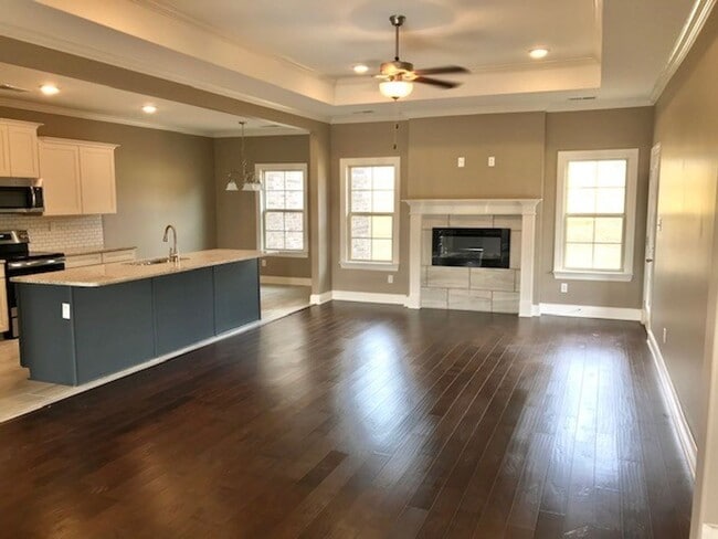 Building Photo - 100 Birkdale Dr