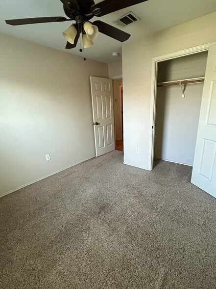 Building Photo - 184 Prairie Springs Loop