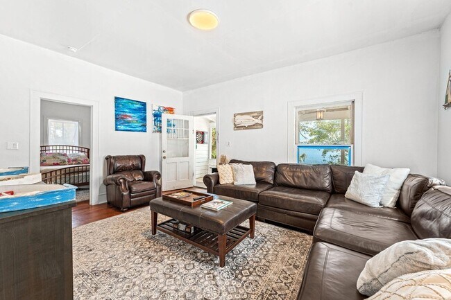 Building Photo - 1365 Pineapple Ave