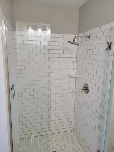 Bathroom #2 - 232 Mulberry St