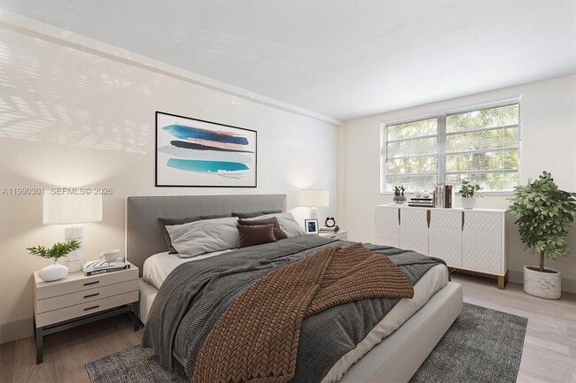 Building Photo - 1715 N 16th Ave