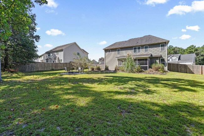 Building Photo - Spacious home in the heart of Sneads Ferry!