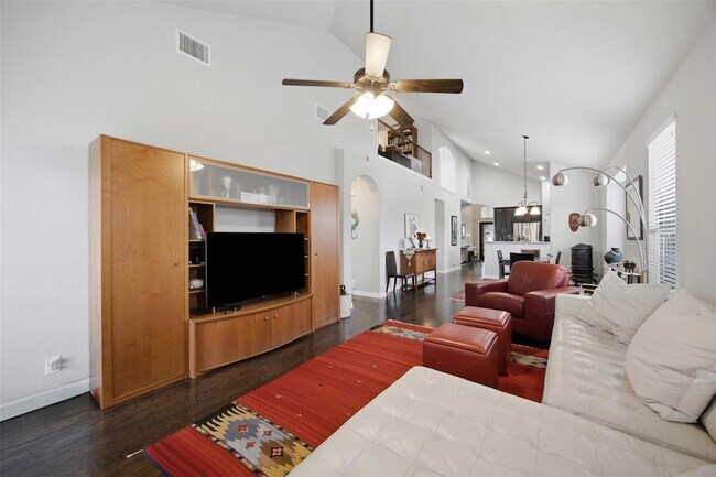 Building Photo - 328 Rock Mill Loop