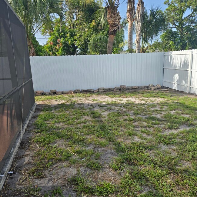 Building Photo - 1285 SE Port St Lucie Blvd