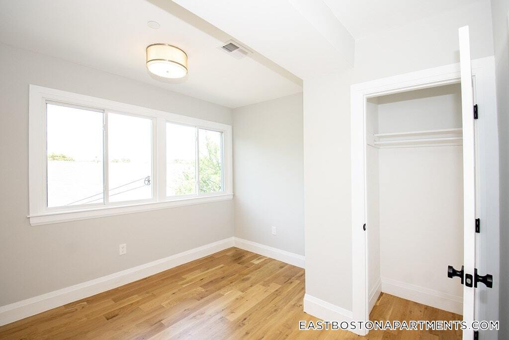 Building Photo - 58 Frankfort St