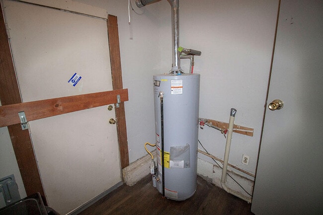 Building Photo - 210 Highview Ave