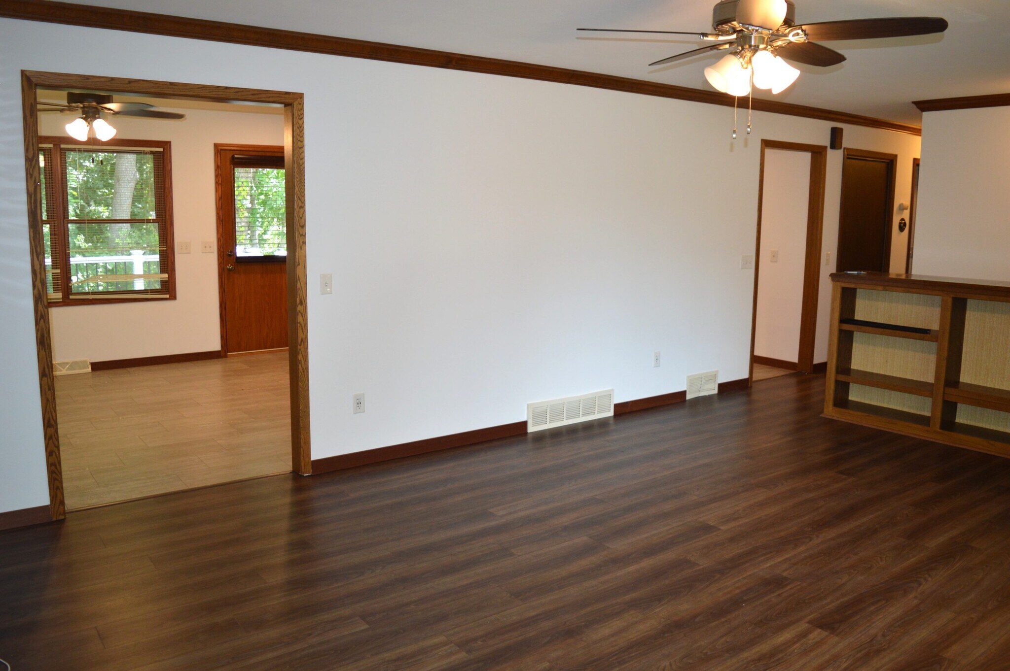 Building Photo - 1870 Sand Ridge Ct
