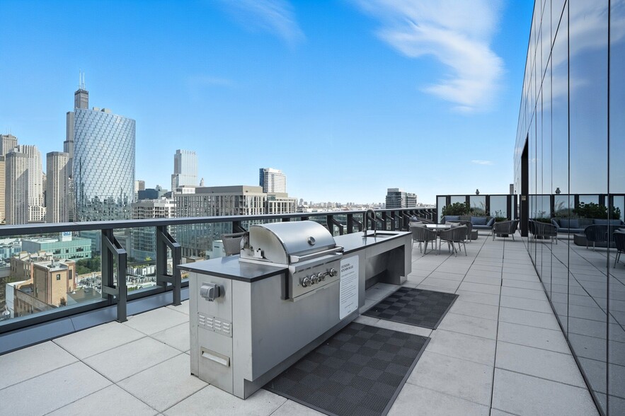 Building Photo - 967 W Washington Blvd