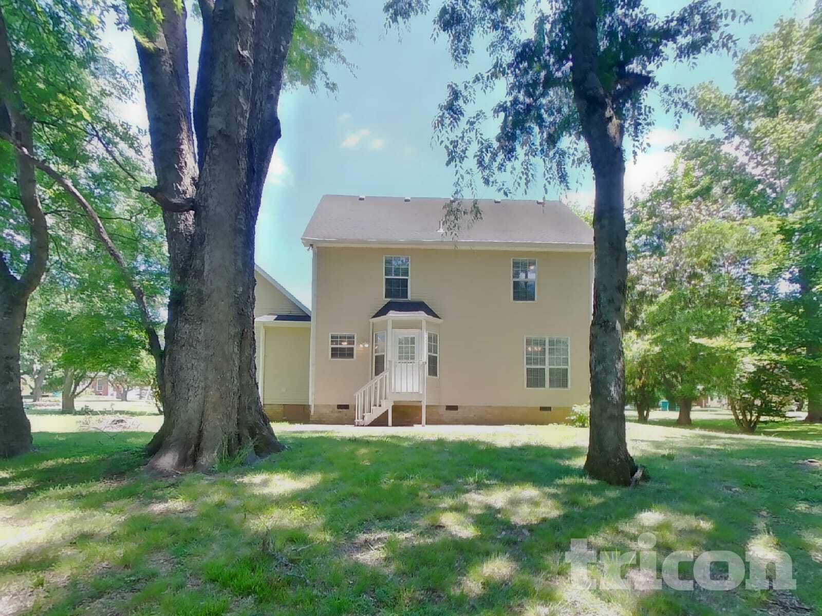 Building Photo - 2863 Iroquois Dr