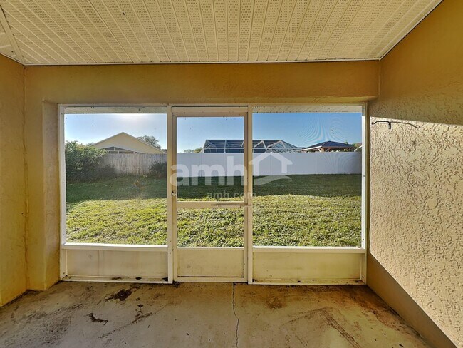 Building Photo - 2465 Saint Pauls Dr