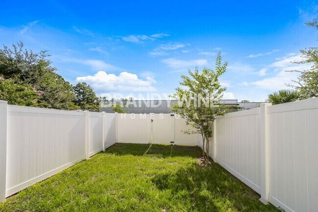 Building Photo - 509 Narnia Ct