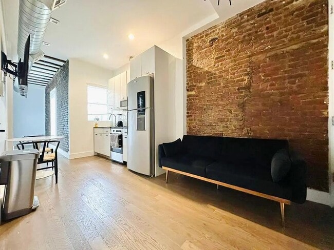 Primary Photo - Furnished room/NOT APARTMENT