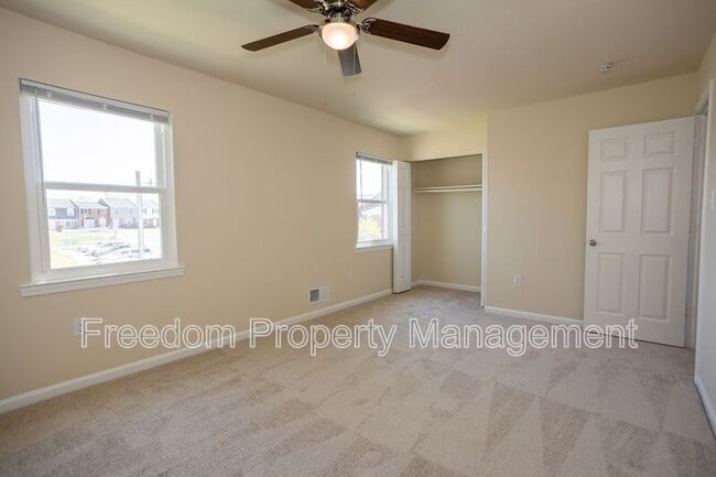 Building Photo - 10270 Cub Run Ct