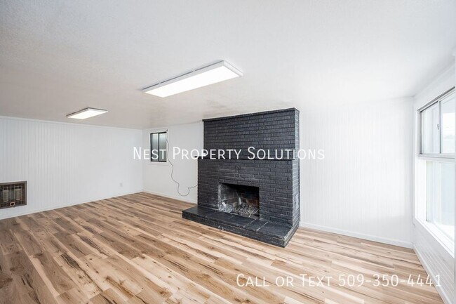 Building Photo - 1221 S Baker St