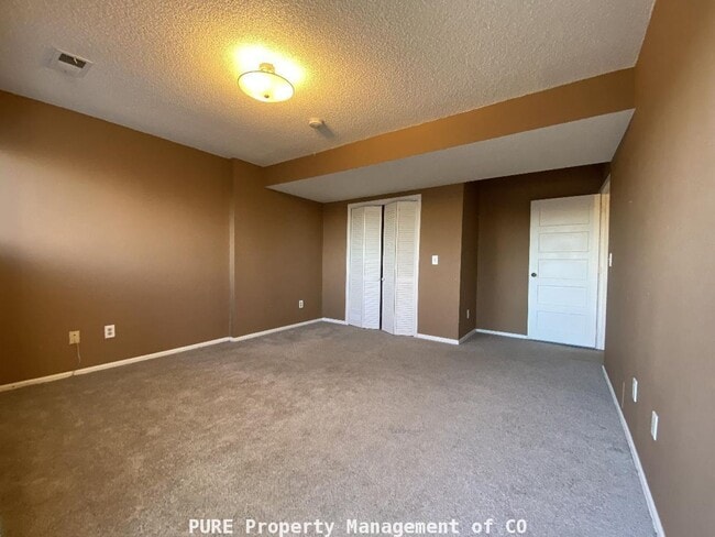 Building Photo - Large home in Highlands Ranch!! 4 bedrooms, 2 baths! 2-car garage!!