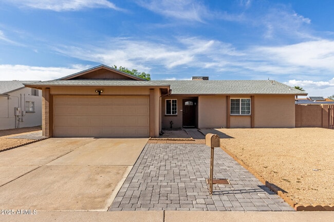 Primary Photo - 1002 W Villa Rita Dr