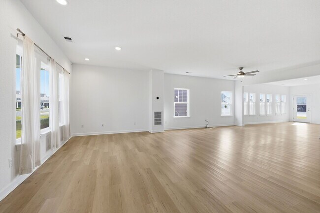 Building Photo - 208 Ryker Rd E