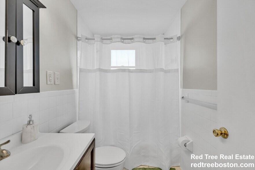 Building Photo - 74-76 Dunboy Unit 2