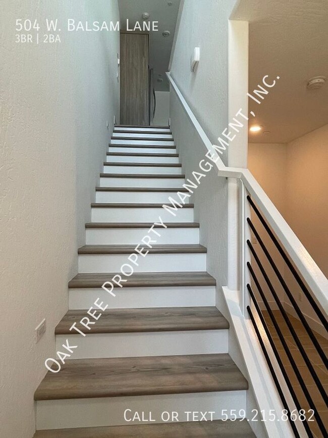 Building Photo - 504 W Balsam Ln