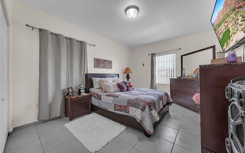 Building Photo - 7567 N Augusta Dr