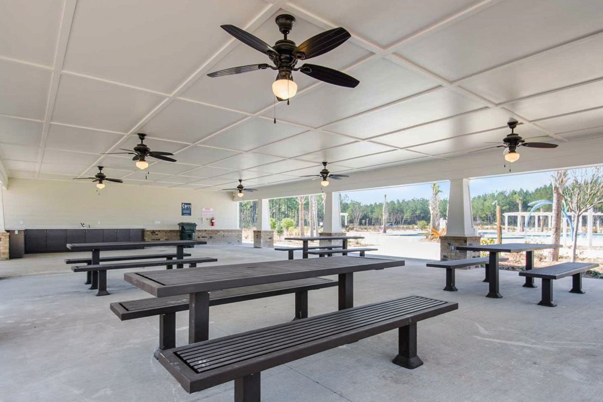 Building Photo - 423 Squire Pope Rd